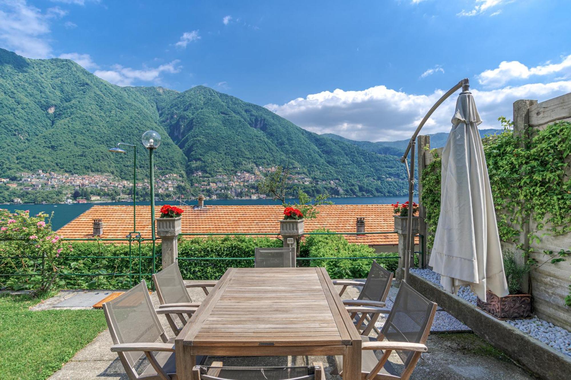 Casa Bambu - Splendida Vista Lago E Posto Auto Laglio Exteriör bild